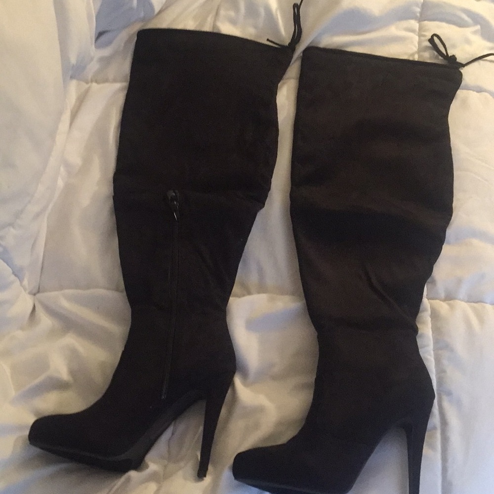 Knee high boots Size 8 extra wide calf